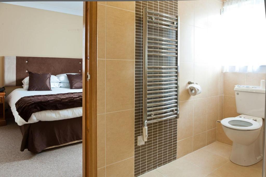 Caledonia Hotel Rosyth Δωμάτιο φωτογραφία